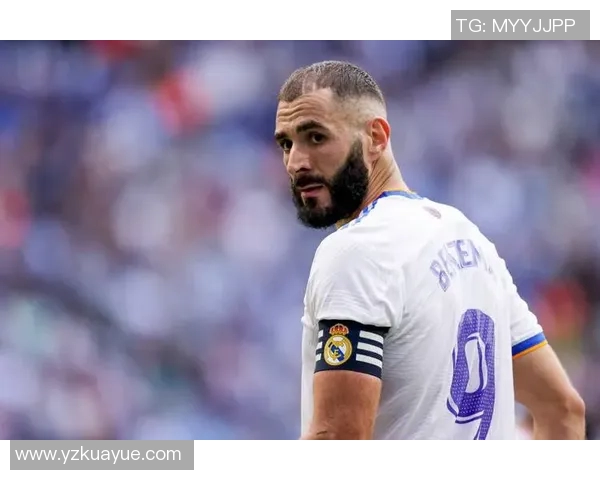 本泽马：从足球天才到传奇巨星的辉煌旅程与成就解析