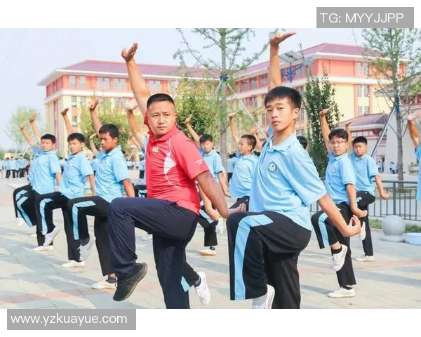 代怀博的成长之路：从青涩少年到职场精英的蜕变与挑战